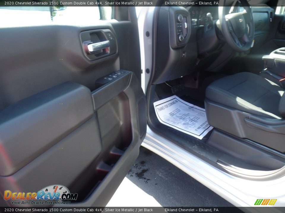 2020 Chevrolet Silverado 1500 Custom Double Cab 4x4 Silver Ice Metallic / Jet Black Photo #13