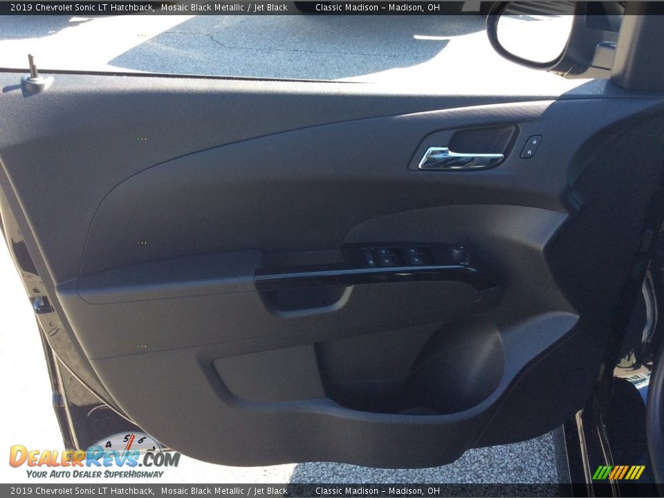2019 Chevrolet Sonic LT Hatchback Mosaic Black Metallic / Jet Black Photo #10