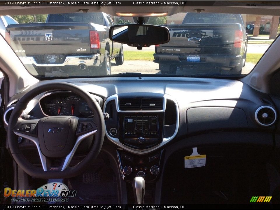 2019 Chevrolet Sonic LT Hatchback Mosaic Black Metallic / Jet Black Photo #12