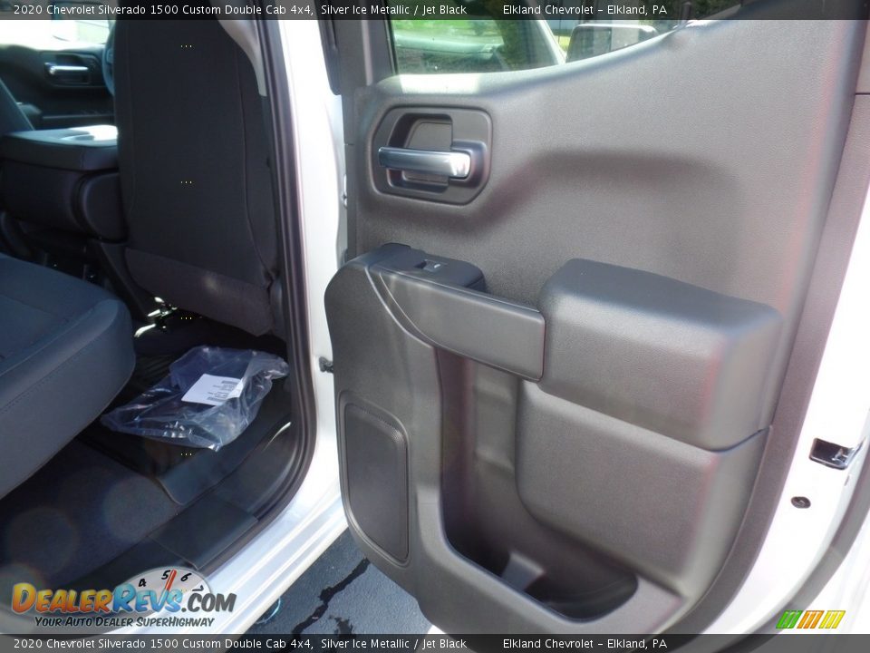 2020 Chevrolet Silverado 1500 Custom Double Cab 4x4 Silver Ice Metallic / Jet Black Photo #31