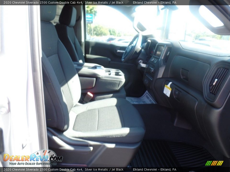 2020 Chevrolet Silverado 1500 Custom Double Cab 4x4 Silver Ice Metallic / Jet Black Photo #33