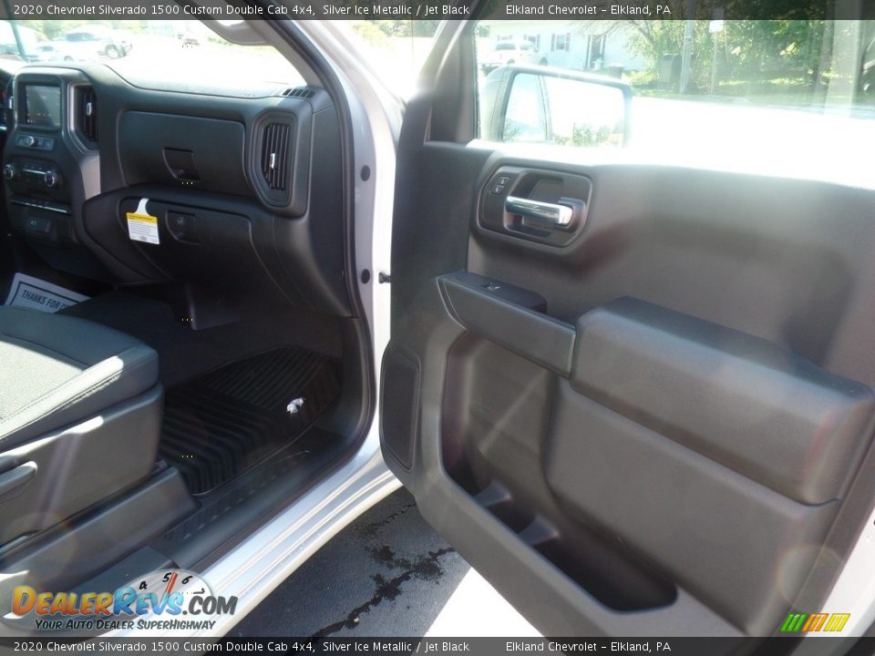 2020 Chevrolet Silverado 1500 Custom Double Cab 4x4 Silver Ice Metallic / Jet Black Photo #36