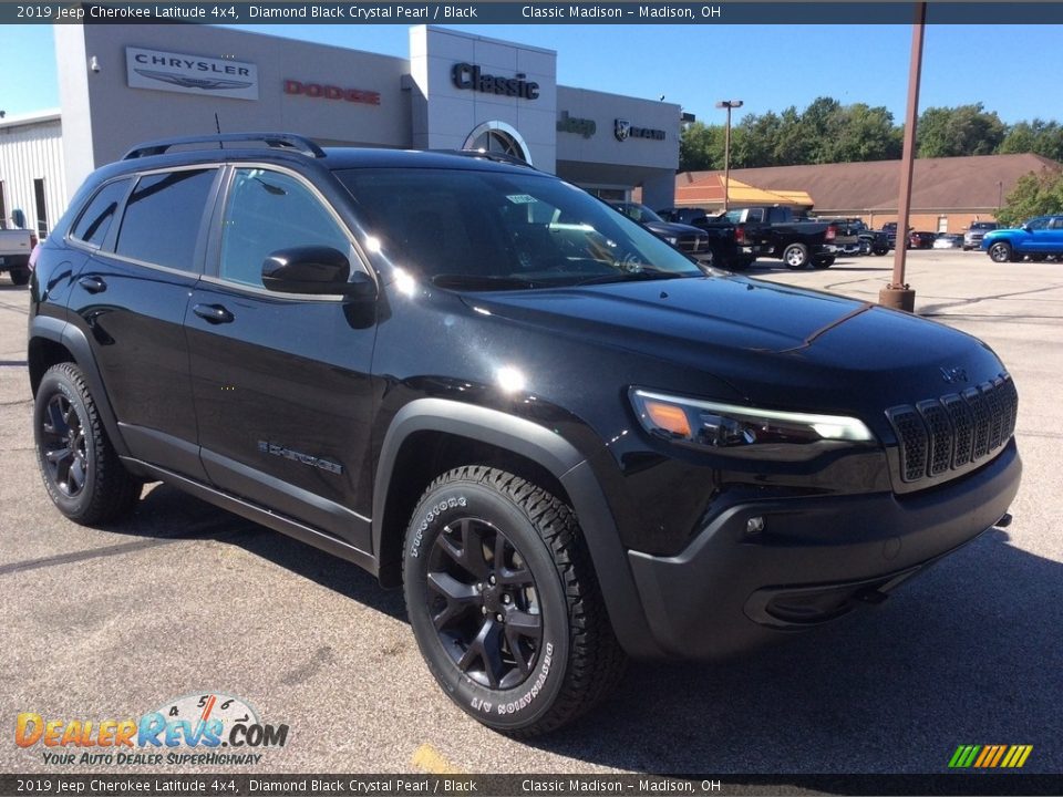 2019 Jeep Cherokee Latitude 4x4 Diamond Black Crystal Pearl / Black Photo #1