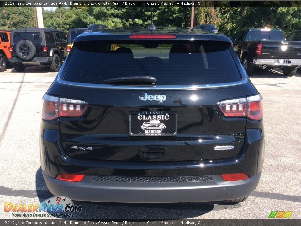 2019 Jeep Compass Latitude 4x4 Diamond Black Crystal Pearl / Black Photo #8