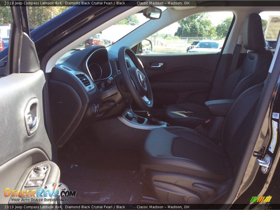2019 Jeep Compass Latitude 4x4 Diamond Black Crystal Pearl / Black Photo #11