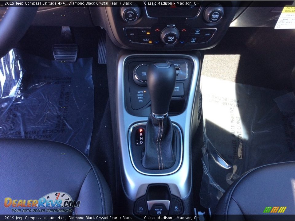 2019 Jeep Compass Latitude 4x4 Diamond Black Crystal Pearl / Black Photo #13