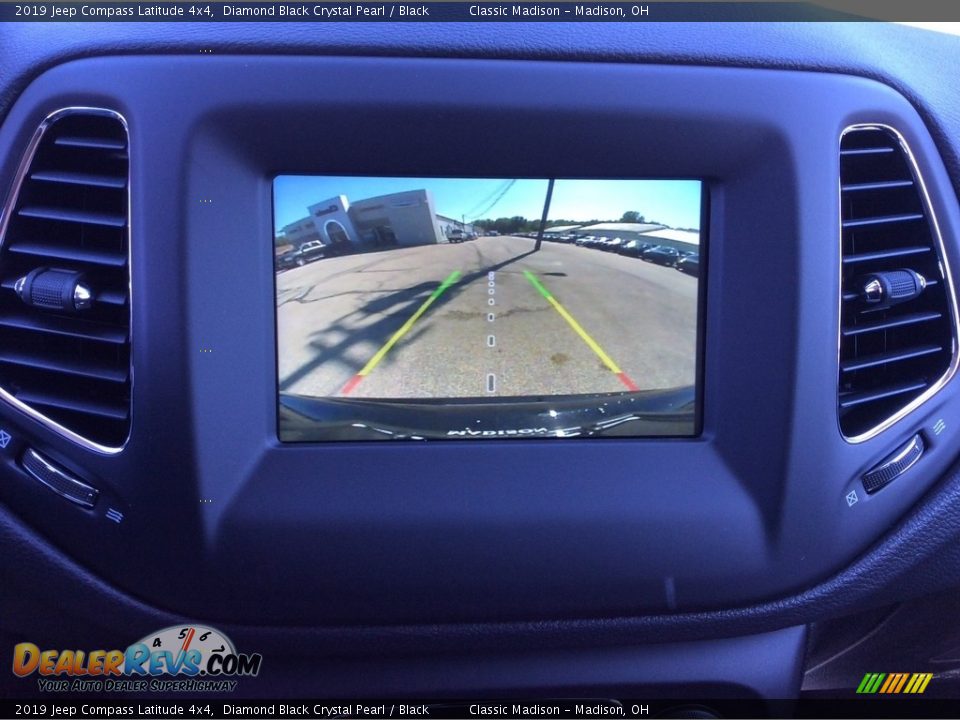 2019 Jeep Compass Latitude 4x4 Diamond Black Crystal Pearl / Black Photo #15