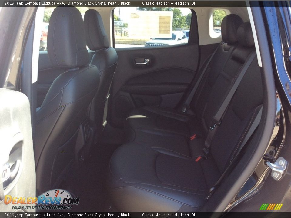 2019 Jeep Compass Latitude 4x4 Diamond Black Crystal Pearl / Black Photo #16