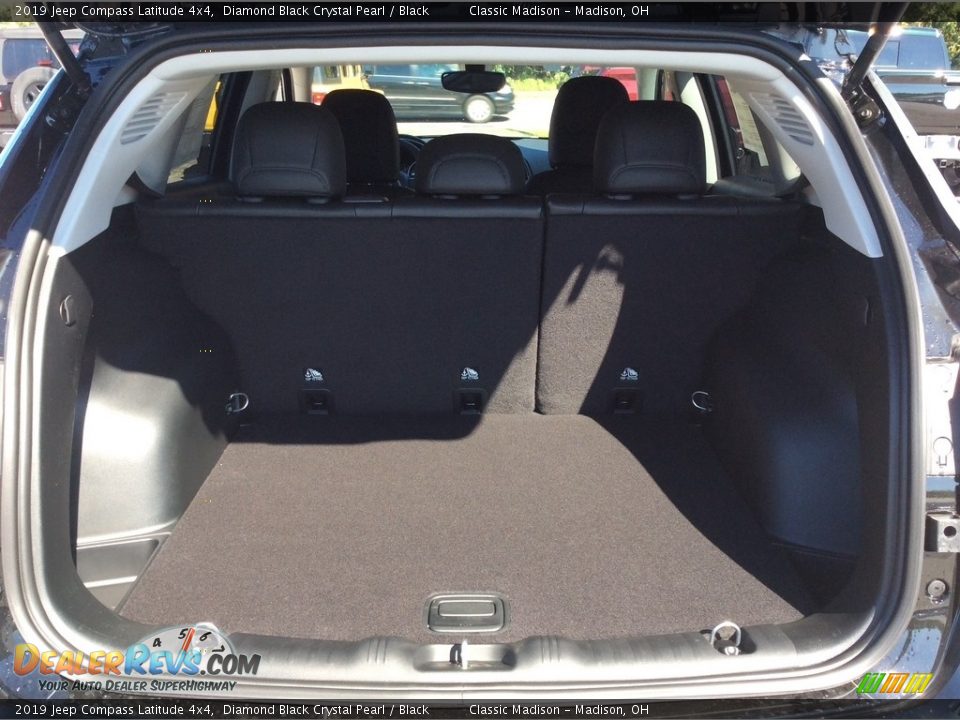 2019 Jeep Compass Latitude 4x4 Diamond Black Crystal Pearl / Black Photo #17
