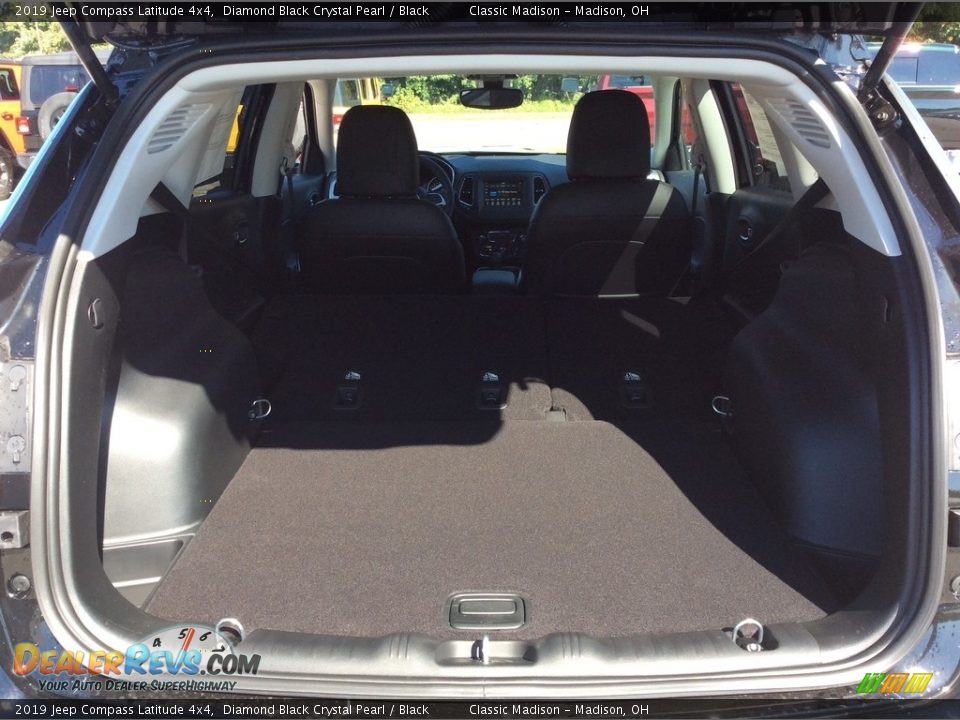 2019 Jeep Compass Latitude 4x4 Diamond Black Crystal Pearl / Black Photo #18