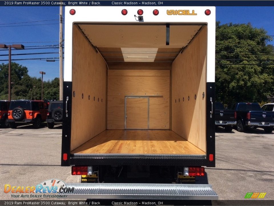 2019 Ram ProMaster 3500 Cutaway Bright White / Black Photo #9
