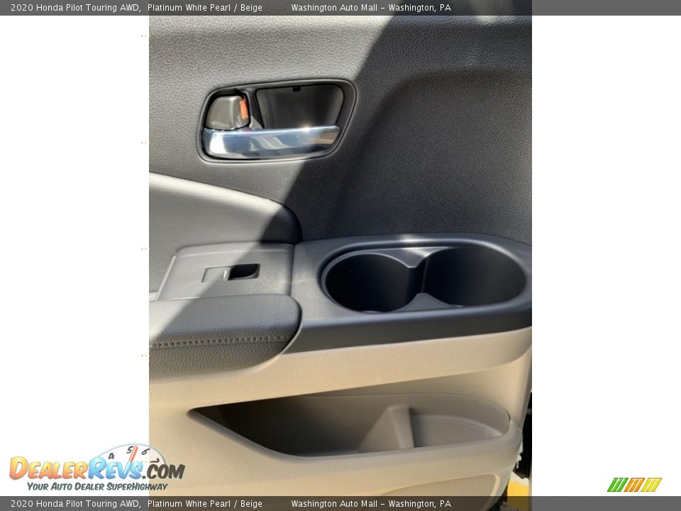 2020 Honda Pilot Touring AWD Platinum White Pearl / Beige Photo #17