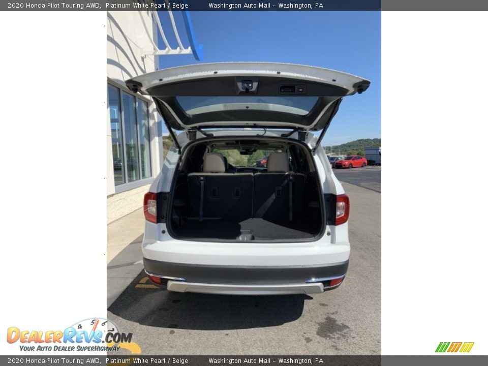 2020 Honda Pilot Touring AWD Platinum White Pearl / Beige Photo #23