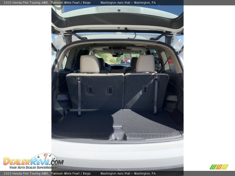 2020 Honda Pilot Touring AWD Platinum White Pearl / Beige Photo #24
