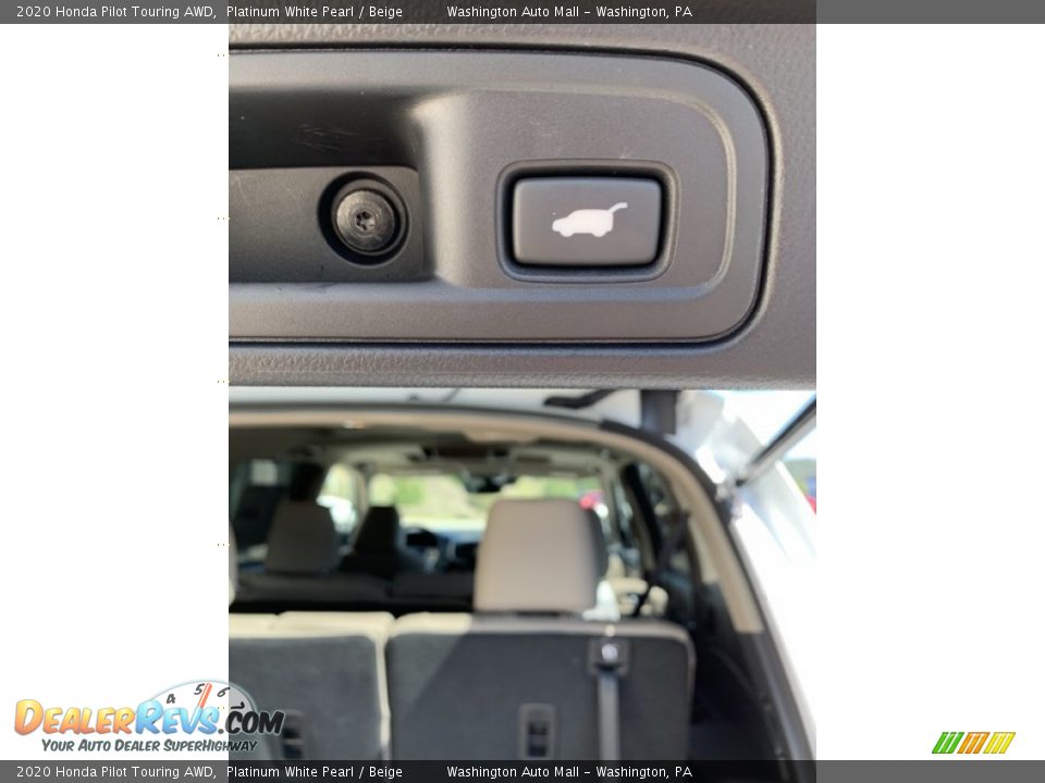 2020 Honda Pilot Touring AWD Platinum White Pearl / Beige Photo #25