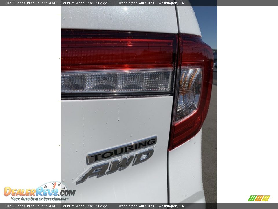 2020 Honda Pilot Touring AWD Platinum White Pearl / Beige Photo #26