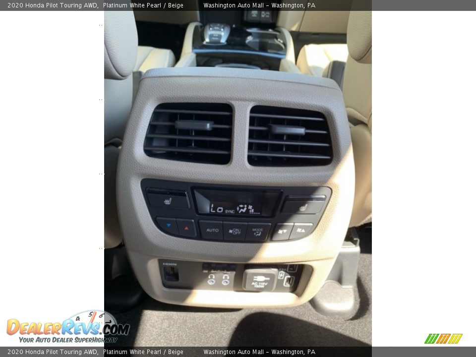 2020 Honda Pilot Touring AWD Platinum White Pearl / Beige Photo #35
