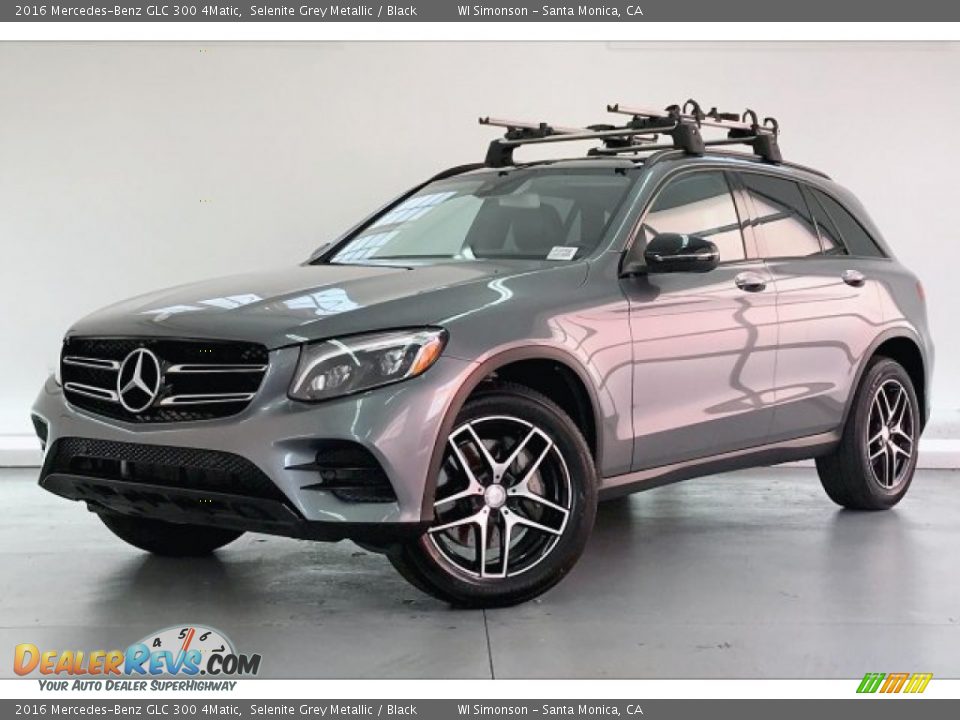 Front 3/4 View of 2016 Mercedes-Benz GLC 300 4Matic Photo #12