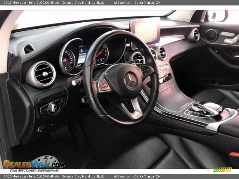 Dashboard of 2016 Mercedes-Benz GLC 300 4Matic Photo #22