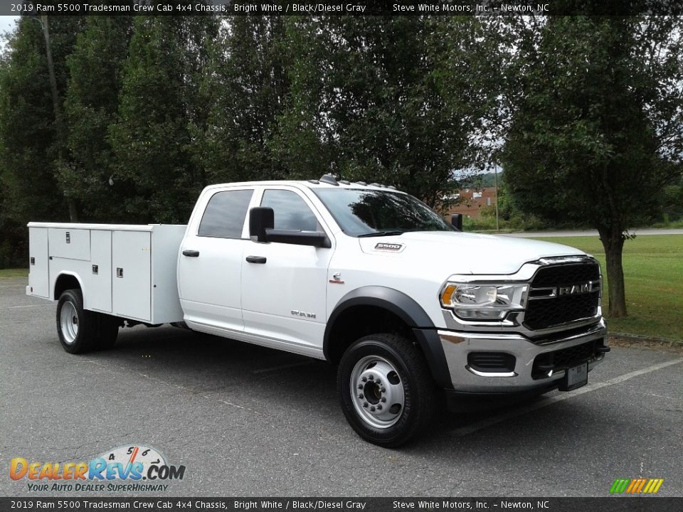 2019 Ram 5500 Tradesman Crew Cab 4x4 Chassis Bright White / Black/Diesel Gray Photo #4