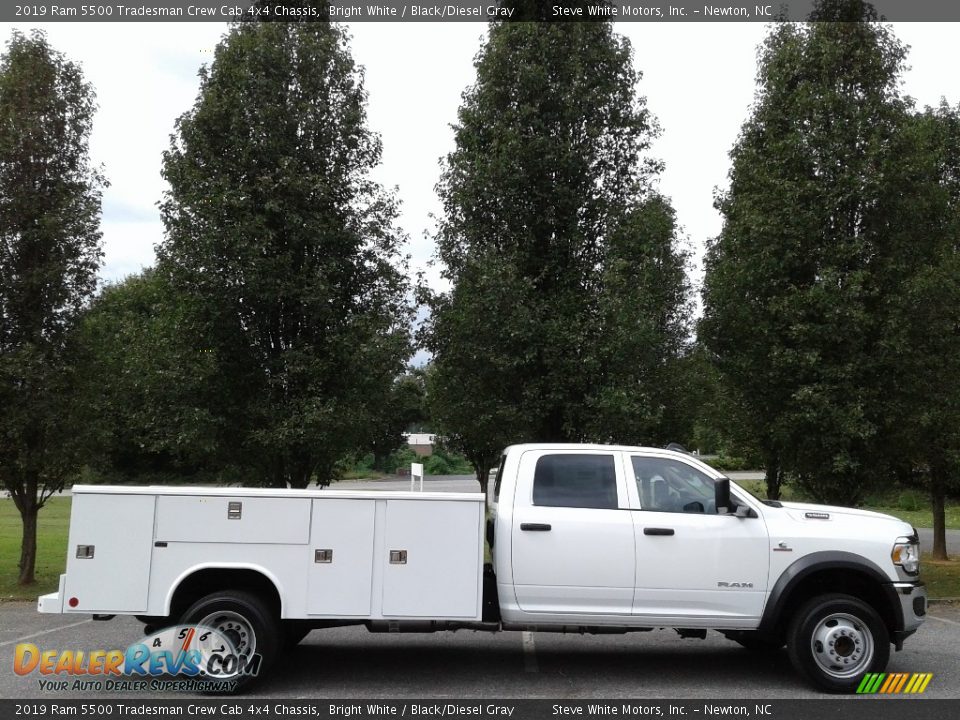 2019 Ram 5500 Tradesman Crew Cab 4x4 Chassis Bright White / Black/Diesel Gray Photo #5