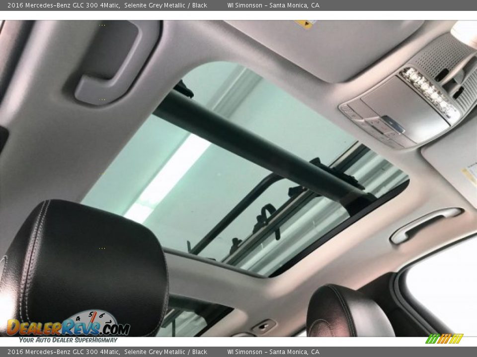 Sunroof of 2016 Mercedes-Benz GLC 300 4Matic Photo #29