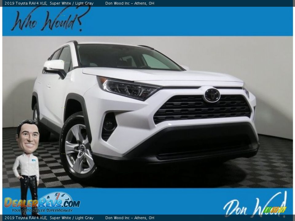 2019 Toyota RAV4 XLE Super White / Light Gray Photo #1