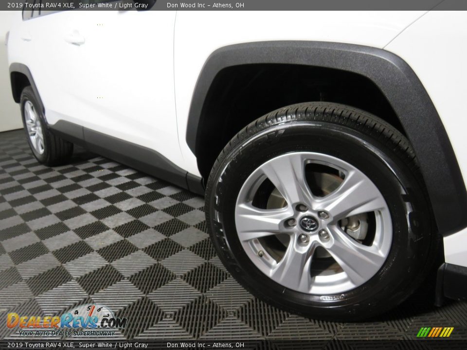 2019 Toyota RAV4 XLE Super White / Light Gray Photo #4