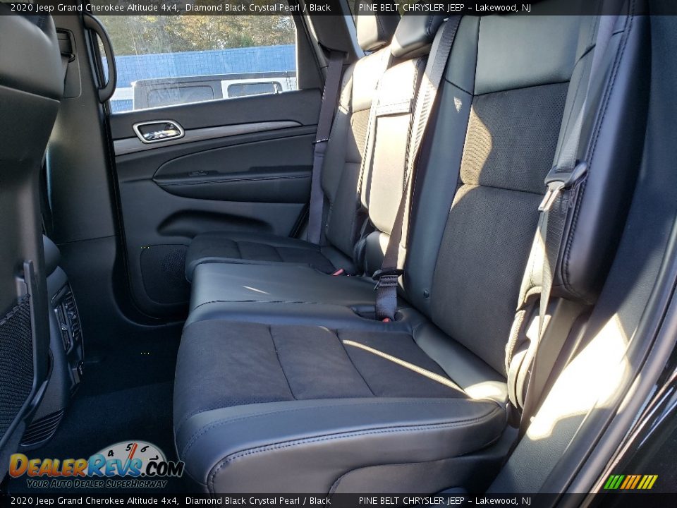 2020 Jeep Grand Cherokee Altitude 4x4 Diamond Black Crystal Pearl / Black Photo #6