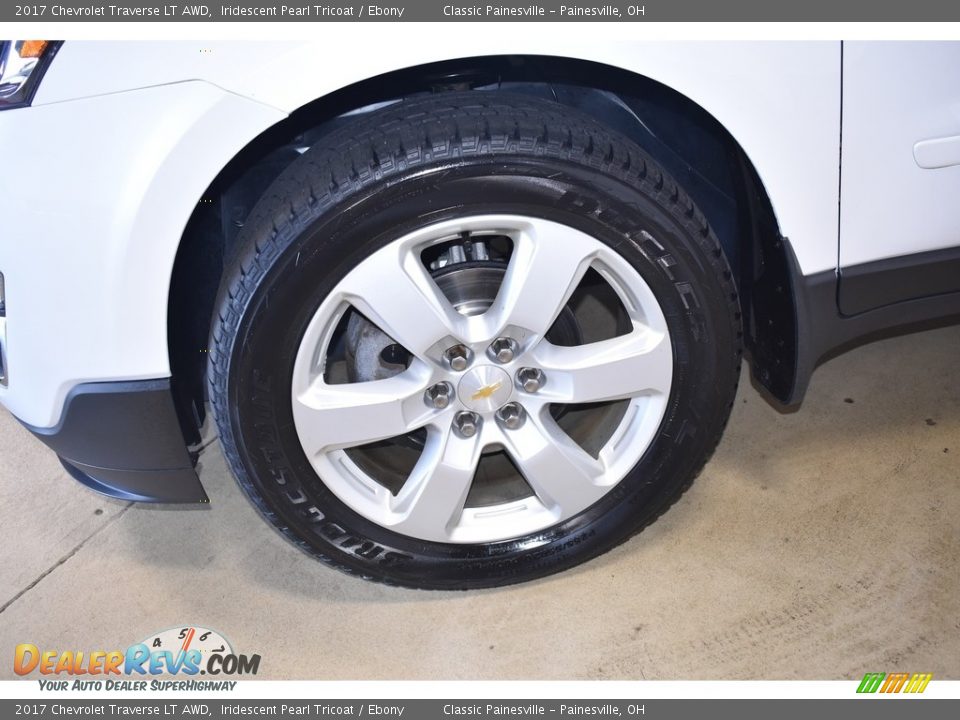 2017 Chevrolet Traverse LT AWD Iridescent Pearl Tricoat / Ebony Photo #5