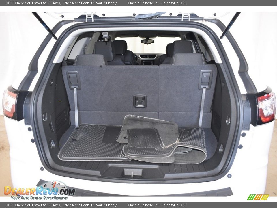 2017 Chevrolet Traverse LT AWD Iridescent Pearl Tricoat / Ebony Photo #10