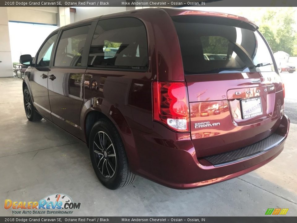 2018 Dodge Grand Caravan SE Octane Red Pearl / Black Photo #5