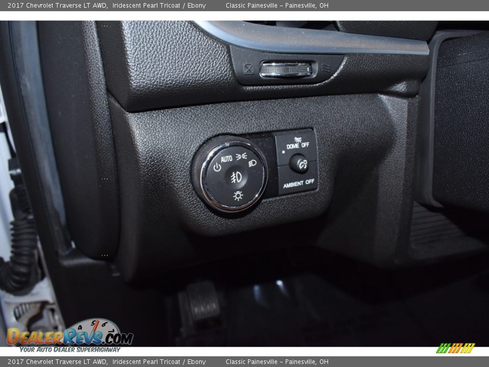 2017 Chevrolet Traverse LT AWD Iridescent Pearl Tricoat / Ebony Photo #12