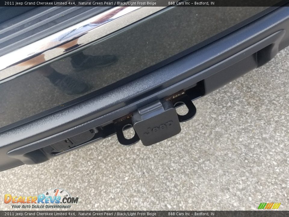 2011 Jeep Grand Cherokee Limited 4x4 Natural Green Pearl / Black/Light Frost Beige Photo #6