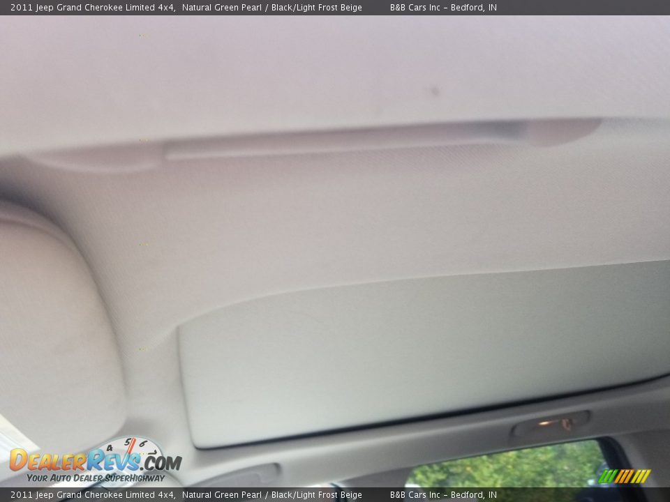 2011 Jeep Grand Cherokee Limited 4x4 Natural Green Pearl / Black/Light Frost Beige Photo #14