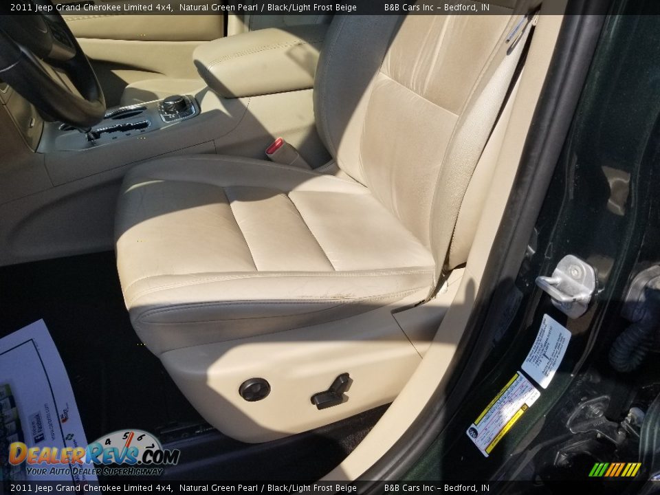 2011 Jeep Grand Cherokee Limited 4x4 Natural Green Pearl / Black/Light Frost Beige Photo #16