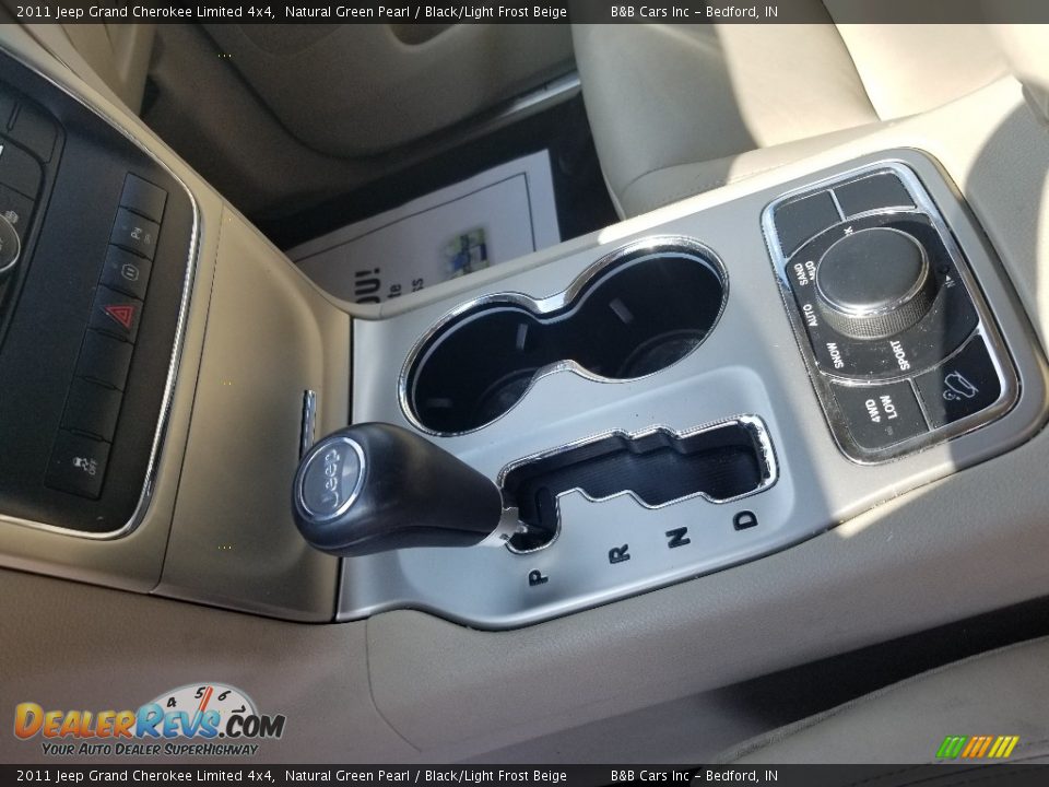 2011 Jeep Grand Cherokee Limited 4x4 Natural Green Pearl / Black/Light Frost Beige Photo #18
