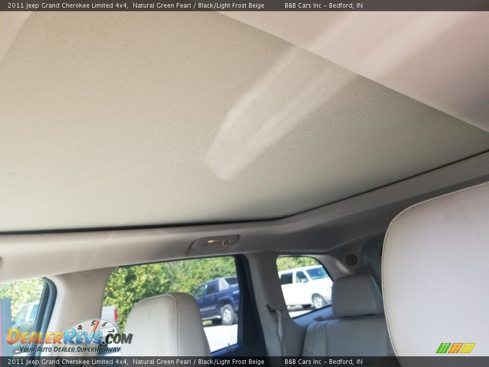 2011 Jeep Grand Cherokee Limited 4x4 Natural Green Pearl / Black/Light Frost Beige Photo #20
