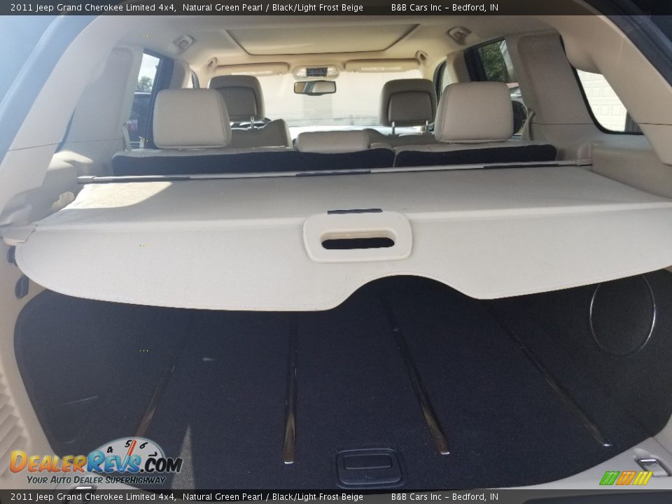 2011 Jeep Grand Cherokee Limited 4x4 Natural Green Pearl / Black/Light Frost Beige Photo #23