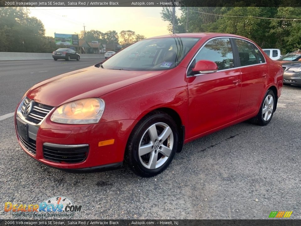 Front 3/4 View of 2008 Volkswagen Jetta SE Sedan Photo #7