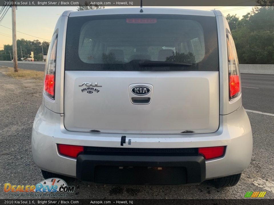 2010 Kia Soul 1.6 Bright Silver / Black Cloth Photo #4