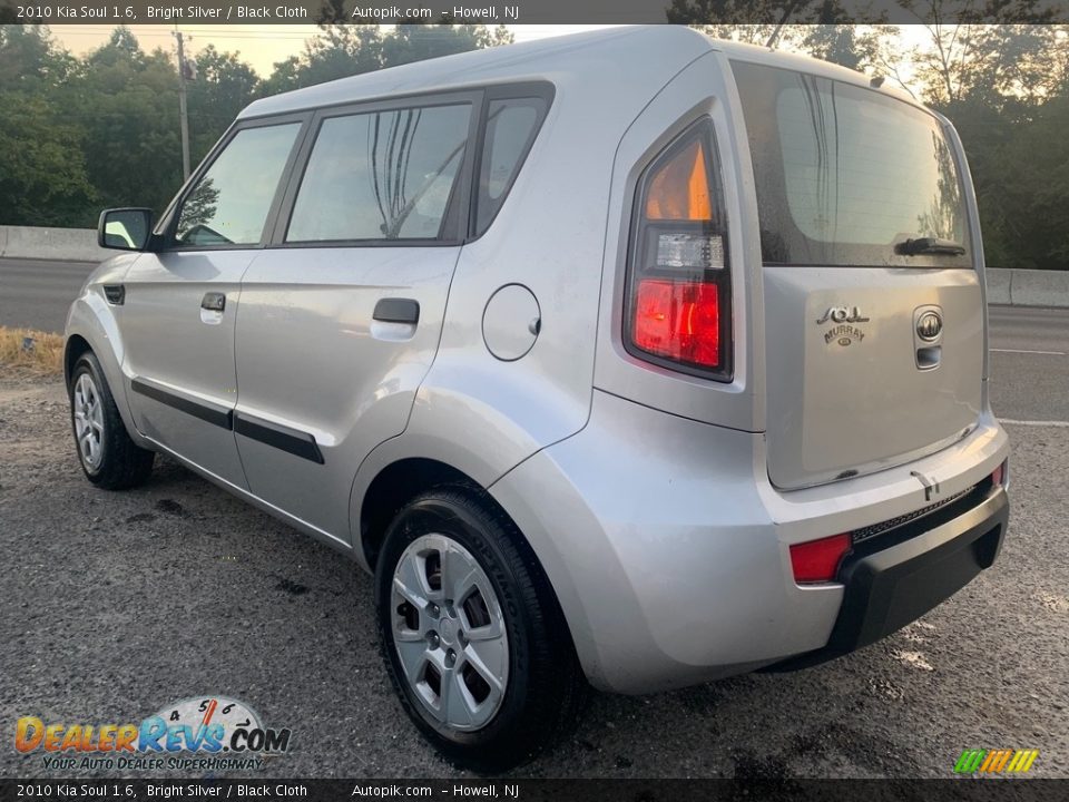 2010 Kia Soul 1.6 Bright Silver / Black Cloth Photo #5