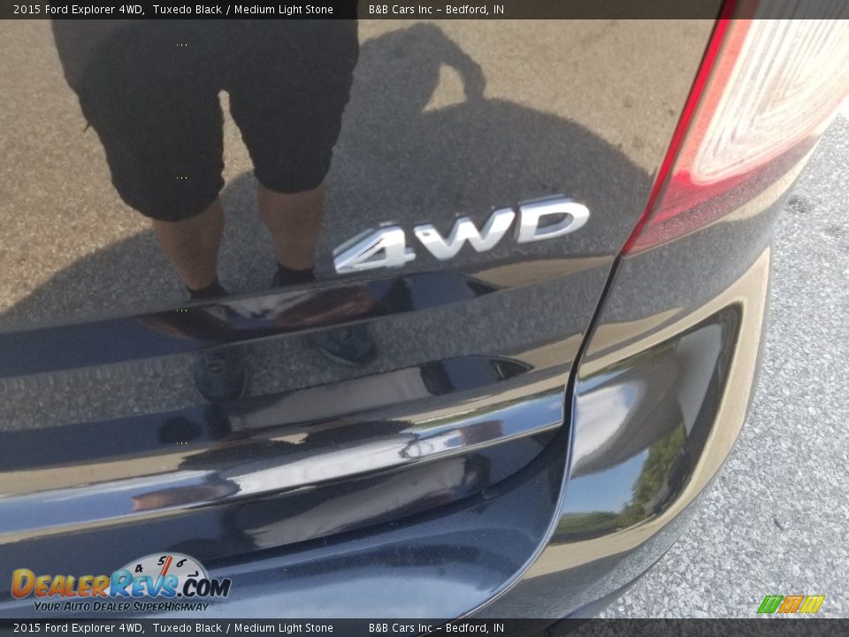 2015 Ford Explorer 4WD Tuxedo Black / Medium Light Stone Photo #6