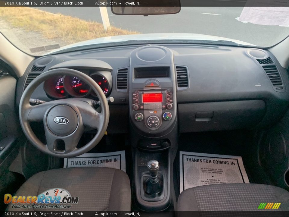 2010 Kia Soul 1.6 Bright Silver / Black Cloth Photo #14