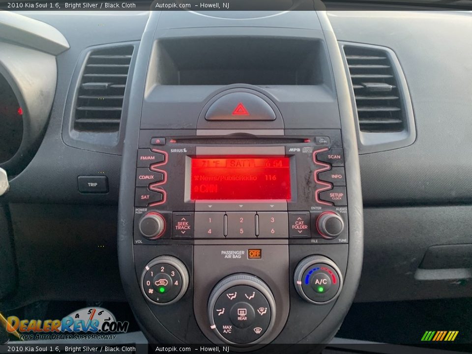 2010 Kia Soul 1.6 Bright Silver / Black Cloth Photo #15