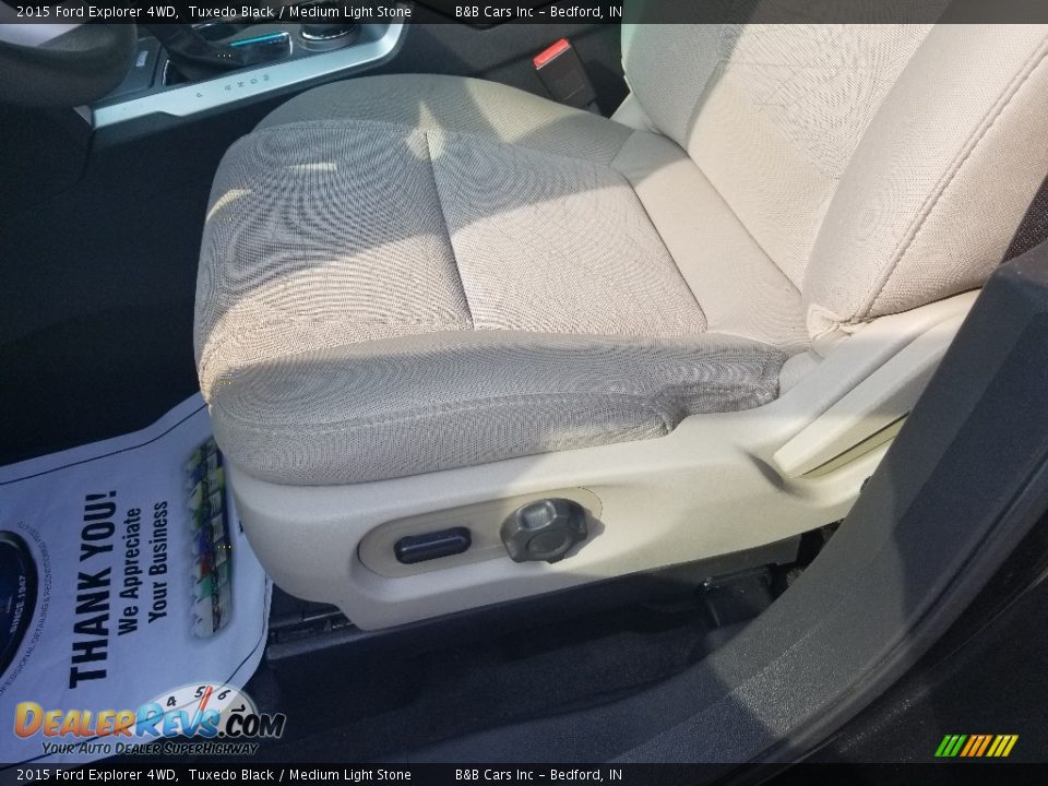 2015 Ford Explorer 4WD Tuxedo Black / Medium Light Stone Photo #15