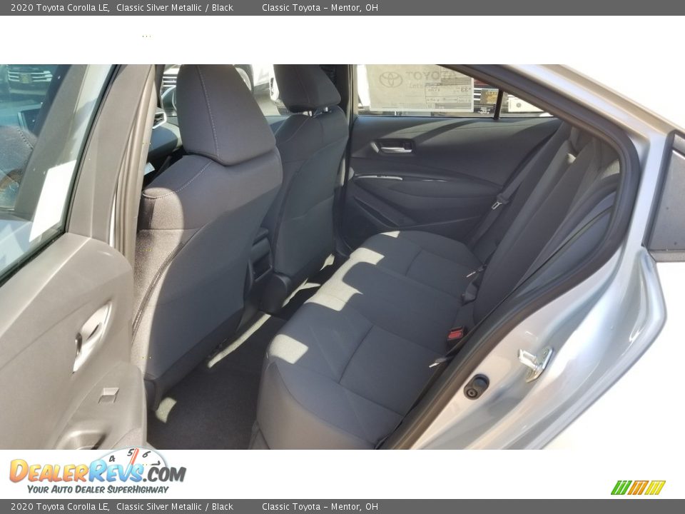 2020 Toyota Corolla LE Classic Silver Metallic / Black Photo #3