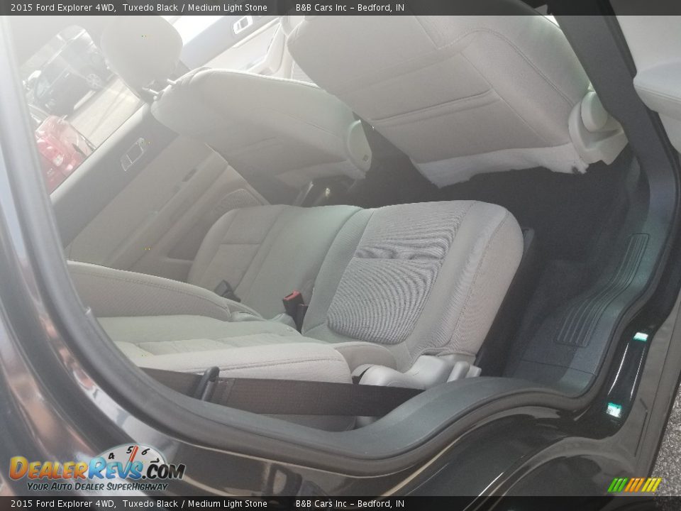 2015 Ford Explorer 4WD Tuxedo Black / Medium Light Stone Photo #24