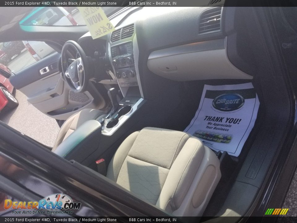 2015 Ford Explorer 4WD Tuxedo Black / Medium Light Stone Photo #25