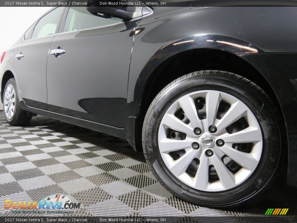 2017 Nissan Sentra S Super Black / Charcoal Photo #3